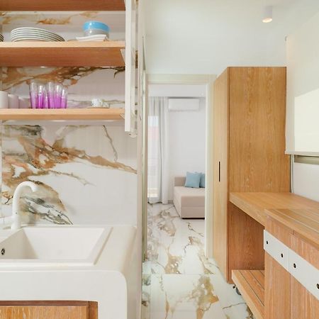 Athina Palace Luxurious Appartments Potos Bagian luar foto
