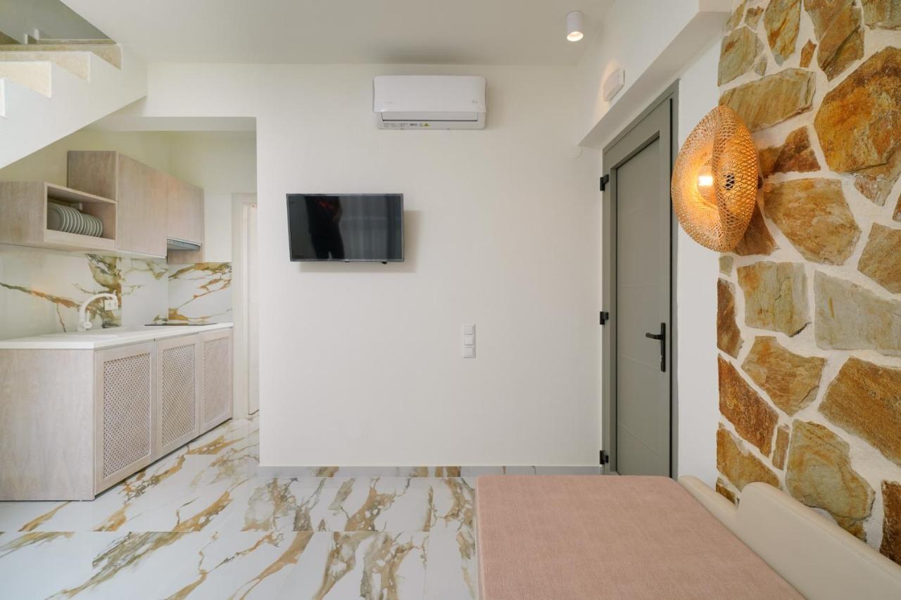 Athina Palace Luxurious Appartments Potos Bagian luar foto