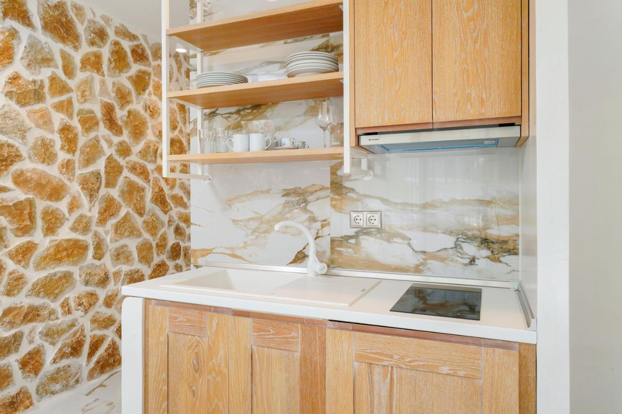 Athina Palace Luxurious Appartments Potos Bagian luar foto