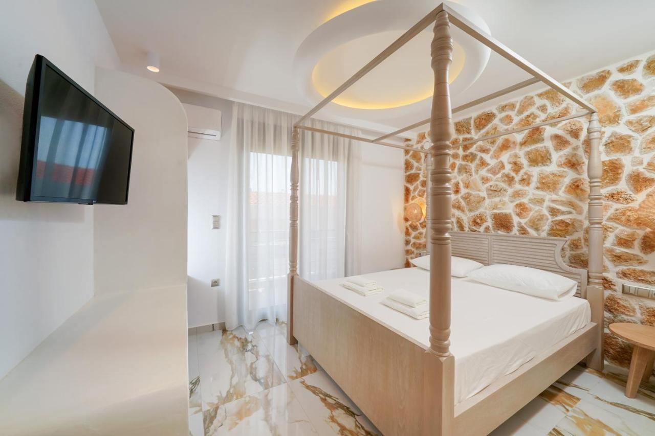 Athina Palace Luxurious Appartments Potos Bagian luar foto