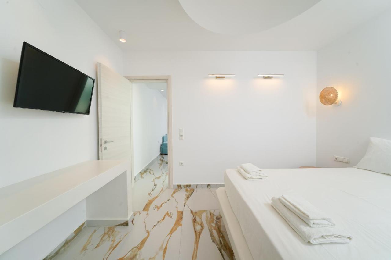 Athina Palace Luxurious Appartments Potos Bagian luar foto
