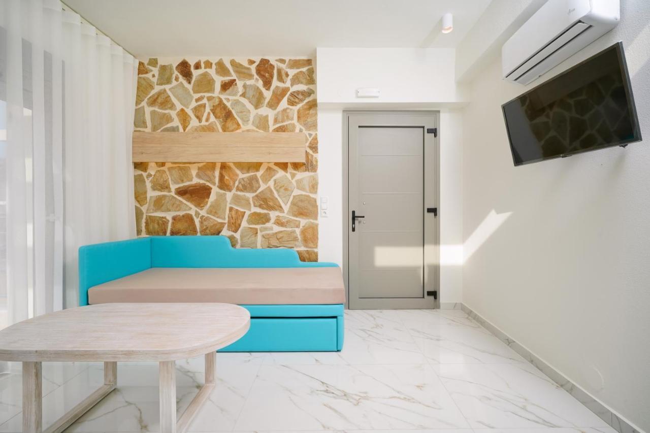 Athina Palace Luxurious Appartments Potos Bagian luar foto